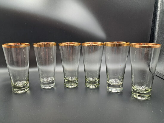 Stikla konusveida glāžu tilp.175ml. ar platu zelta apvilkumu augšā kompekts 6 personām, Līvīanu stika fabrika (Stikla gl 383)