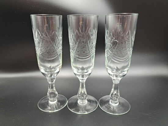 Izsmacināts vintāžs stikla šampanieša glāzes uz kājas, 125ml, Gusevas kristāla rūpnīca (Stikla gl 369)