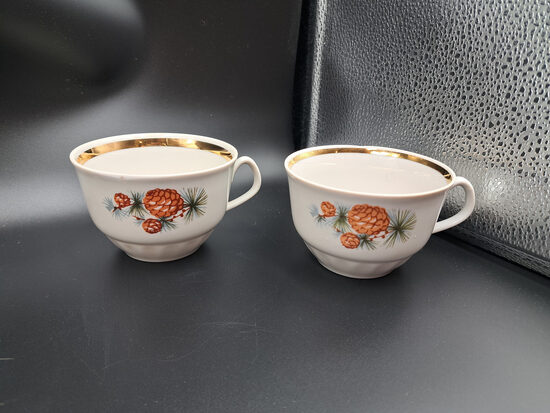 Krūzītes tējas "Māra" ar čiekuriem un zeltu, mazs slīpējums, RPR (Māra tējas 243)