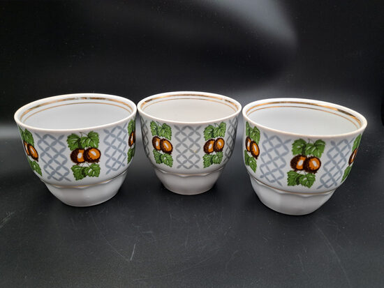 Krūzītes no kompota servīze ar ērkšķogām, pelēku sietiņu un zeltu, minimals zelta nolietojums (Kompota 32)