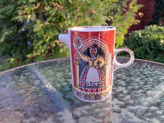 Kafijas kannia no mini kafijas servīzes Rīga ar meiteni un zeltu, ražošanas porcelāna plīsums (Citi 407)