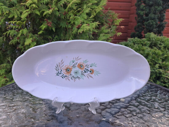 Garenais šķīvis vidējais L=29cm, pusdienu servīze "Viktorija" ar oranžām puķēm un gaiši zaļu lustrētu apvilkumu, RPR (Viktorija 108)