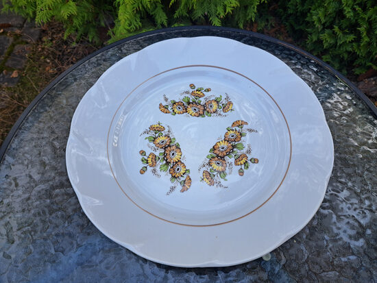 Lielais servējamais sķīvis ar kliņģerītēm ar brūnu apvilkumu, forma "Viktorija", RPR. D=36cm (Viktorija pusd 107)