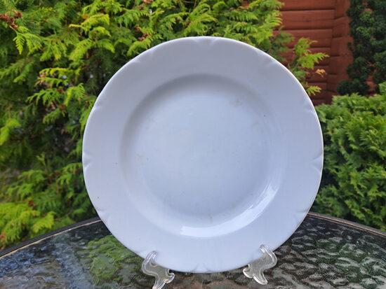 Salātu šķīvis pilnīgi balts ar rievotu rakstu gar malu, RPR. Diam.20cm (Citi pusd 318)