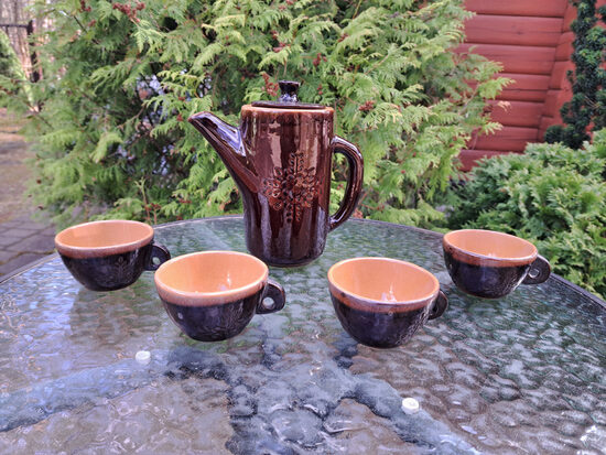 Keramikas kafijas servīze 4 personām, tumši brūna un bēšā iekšā (Keram 184)