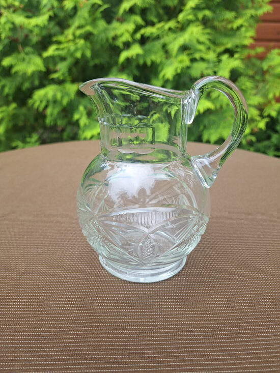 Jaukā krējuma kanniņa 500ml ar smalku rokas gravēšanu, āgrs Tarbeklaas, Igaunija (Karafe st 102)