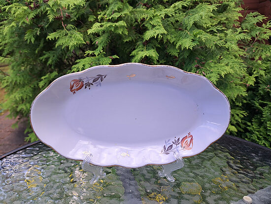 Garenais šķīvis L=27cm ar brūnām tulpēm un zeltu, pusdienu servīze "Ārija", RPR (Ārija pusdienu 374)