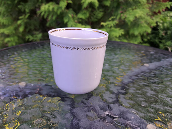 Glāze porcelāna balta ar zelta vainagu bez osas, 325ml,  RPR (Buljona 205)