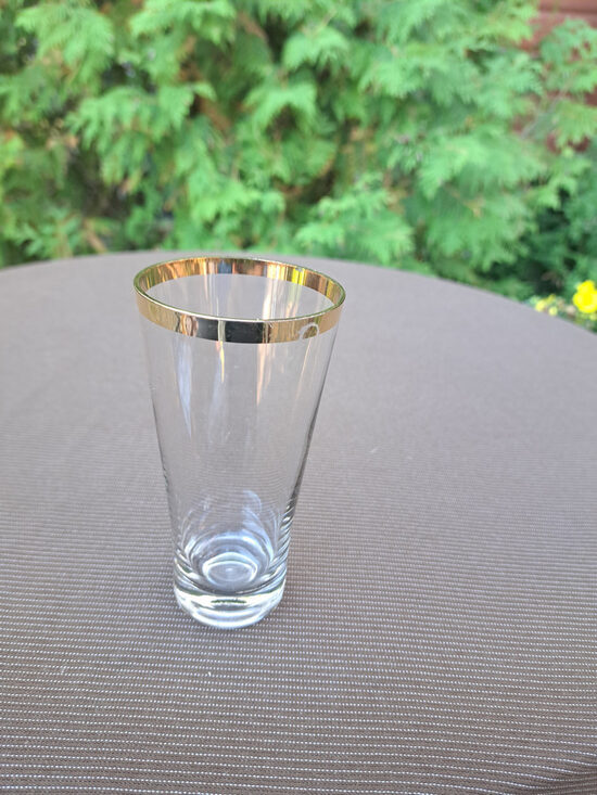 Stikla konusveida glāze tilp.175ml. ar platu zelta apvilkumu augšā, Līvīanu stika fabrika. Nepilnības (Stikla gl LSF 111)
