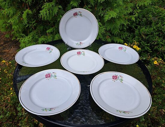 Skaists salātu šķīvju d=20cm komplekts 6 personām, dekols, šaurs zelta apvilkums. Vladivostokas porcelāna rūpnīca (Citi 364)