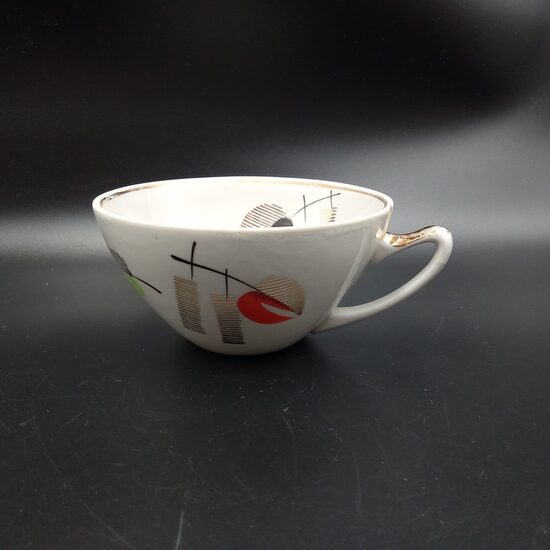 Krūzīte ar zaļu lapiņu, servīze "Sakta", nošķēlums (Sakta 65)