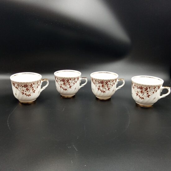 Krūzītes, plānsienu kafijas servīze "RĪGA" ar reti sastopamu bēšu puķu dekolu un zeltu, RPR (Rīga 80 128)