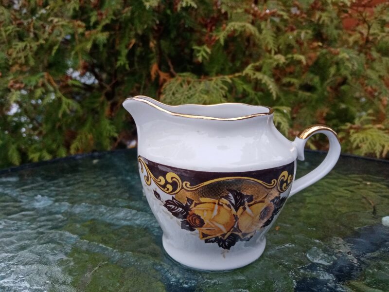 Krējuma kanniņa, tējas servīzes "Ārija" ar dekolu "Zeltā roze" un zeltu, RPR (Ārija tējas 63)