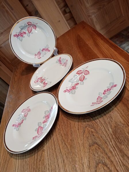 Šķīvji maizes, d=17cm ar pilādžogām un zelta malu (Citi pusd 29)