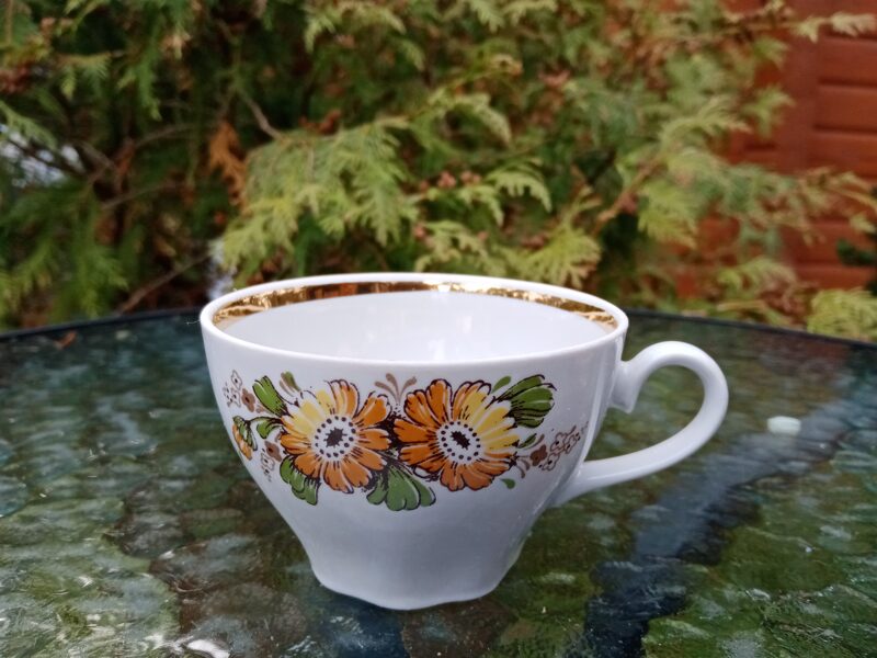 Tējas krūzīte, tējas servīze "Ārija", ar  kliņģerītēm un zeltu (Ārija tējas 60)