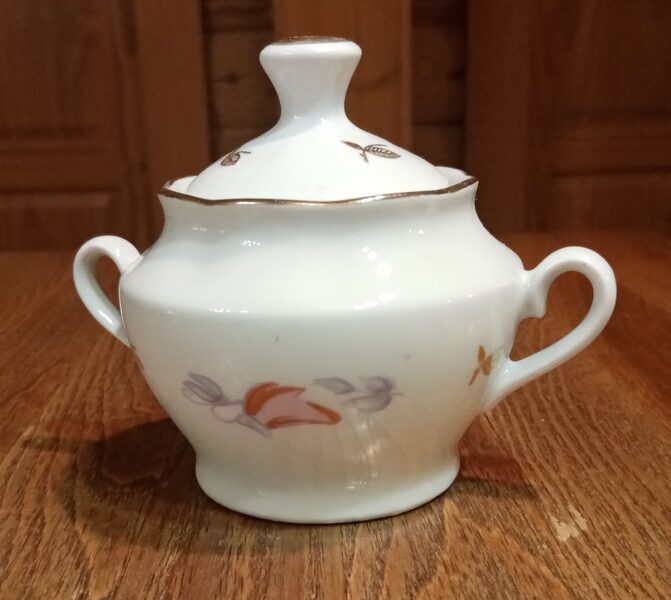 Mārrutku trauks, pusdienu servīze "Ārija", ar puķuzirņiem (Ārija pusdienu 43)