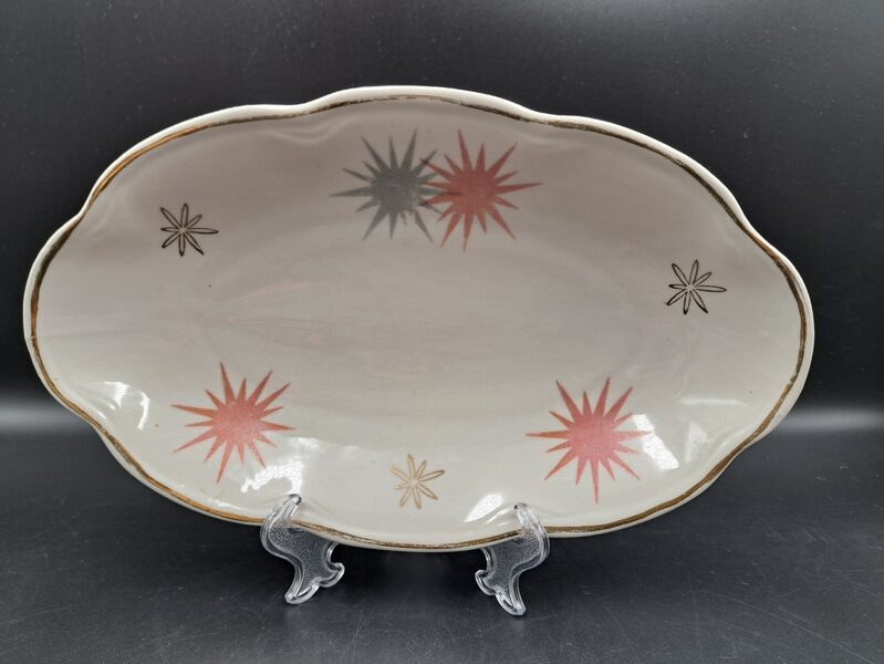 Mazs garenais šķīvis, 25,5cmx15cm, ar pelēkām un rozā zvaigznēm un zeltu, pusdienu servīze ROKOKO, PFF (Rokoko 135)