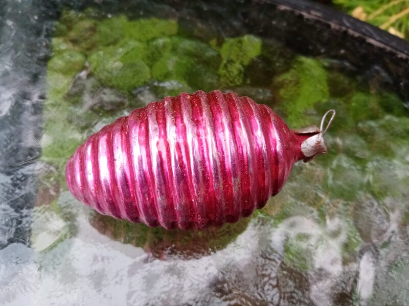 Bumba ovāla rozā  ar horizontālām izspiestām svītrām (Egle bumba 36)