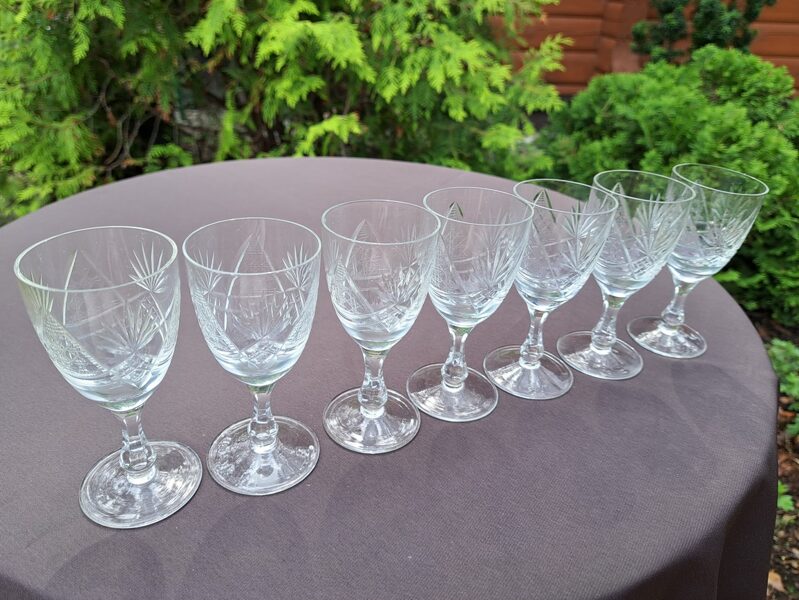 Izsmacinātas vintāžas liķiera glāzītes uz kājas 60ml, Iļģuciema stikla fabrika (Stikla gl 82)