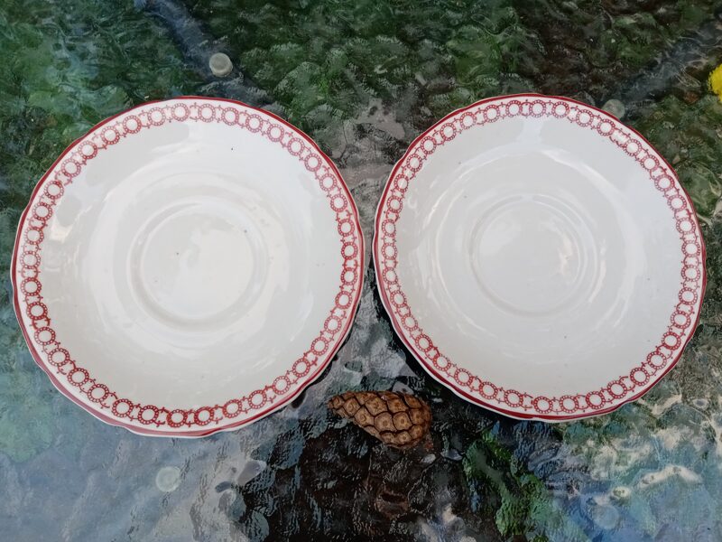 Apakštases ar reljefa malu, bordo ornamentu, Kuzņecova forma, RPF. 40.-50.-ie gadi (Citi 151)