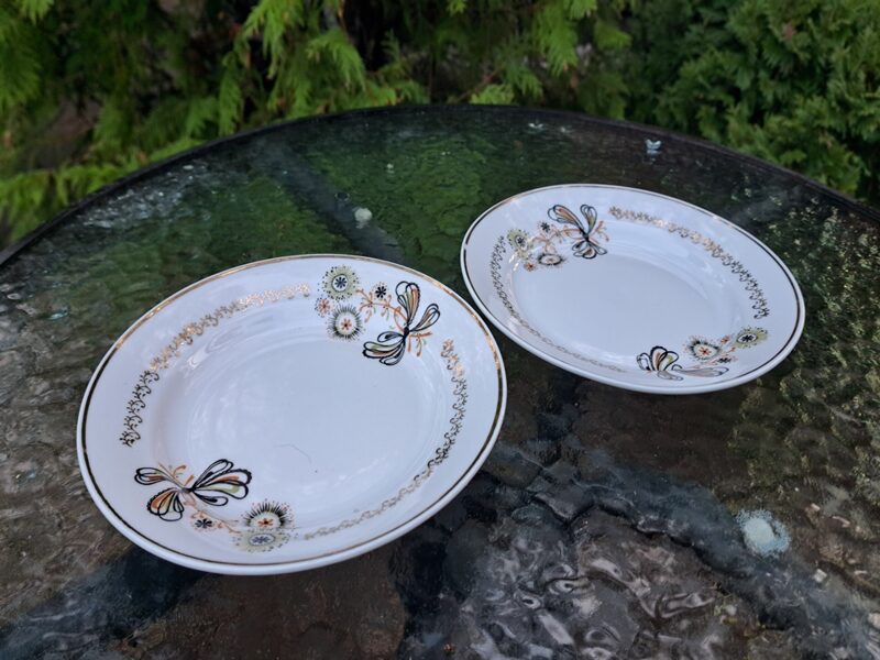 Maizes šķīvji ar pienenēm un zelta rakstu, taisna mala, RPR. Diam.17cm (Citi pusd 261)