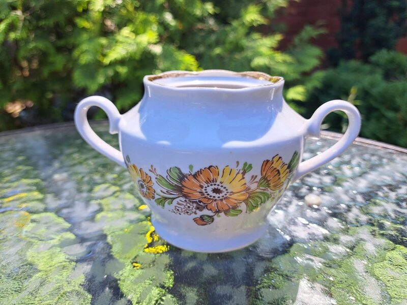 Cukurtrauks bez vāciņa, kafijas servīze "Ārija" ar kliņģerītēm ar zeltu, RPR (Ārija kafijas 112)