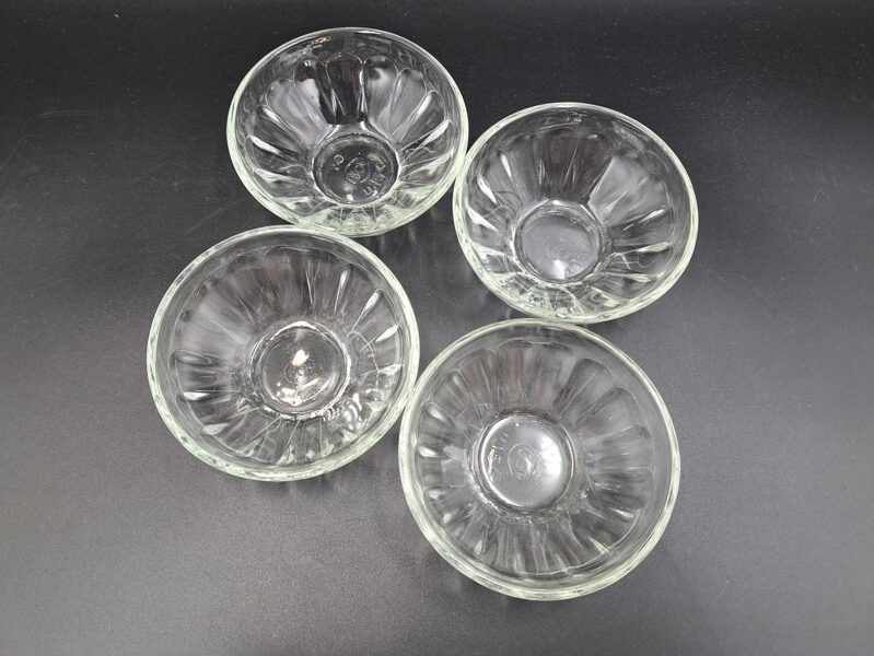 Ievārījuma caurspīdīgo ievārījuma bļodiņu komplekts 4 personām (Stikls sk 149)