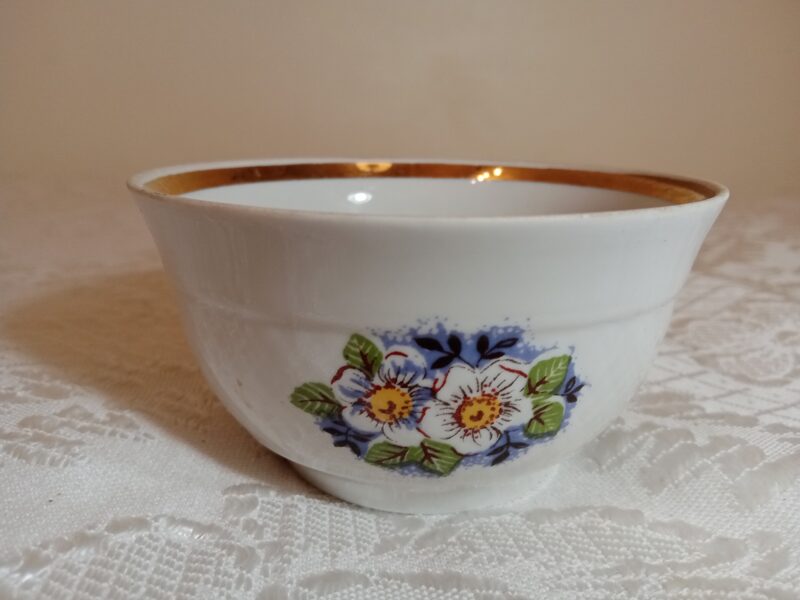 Bļodiņa(piala) mazaa, servīze "Austrumu" ar reljefa virsmu, dekolu un zeltu (Austrumu 53)