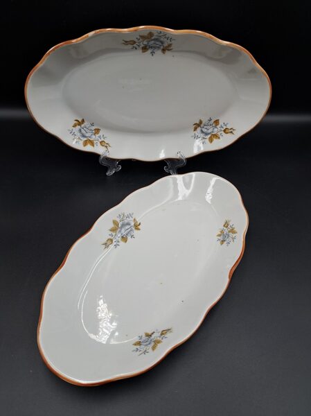 Garenie šķīvji, pusdienu servīzee "Ārija" ar "Ledus rozi" un bēšu lustru gar malu, RPR. L=27cm (Ārija pusdienu 291)