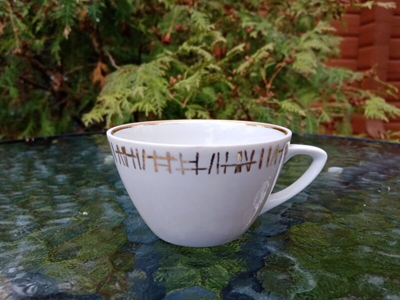 Krūzīte ar zelta ornamentu no kafijas servīzes "Ausma" (Ausma 19)