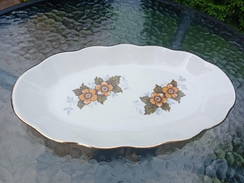 Garenais šķīvjis, pusdienu servīzee "Ārija" ar brūnām puķēm, RPR. L=27cm (Ārija pusdienu 176)