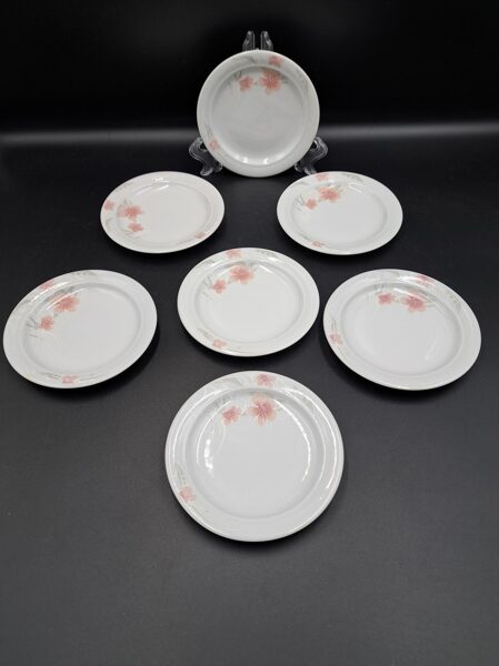 Šķīvīši deserta/ievārijuma mazi ar naigām rozā puķēm, KAHLA (Vācija). Diam.11,5cm (Vācija 124)