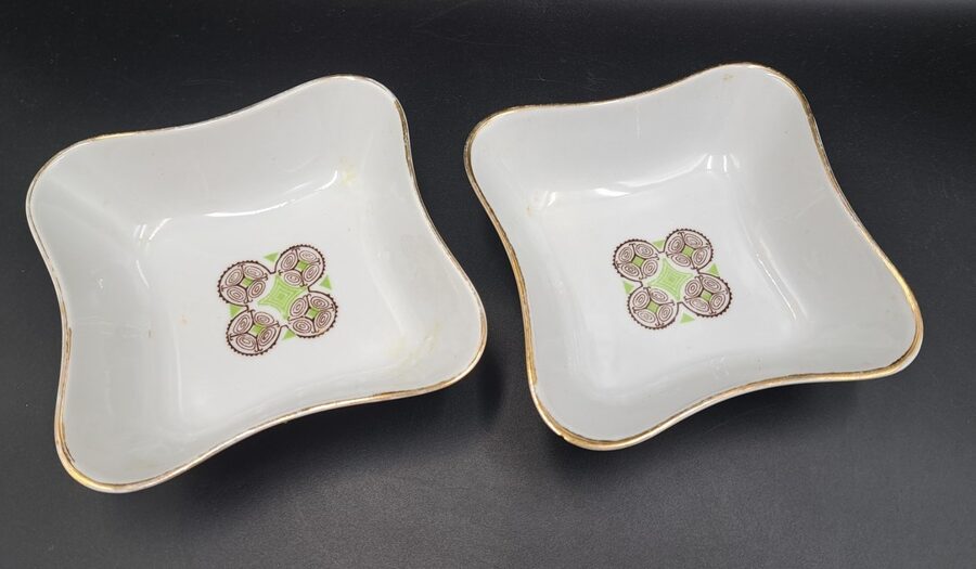 Mazo bļodiņu ar brūnu-zaļu dekolu komplekts, RPR. Kantaina forma. Diagonāles 15,7cm (Citi pusd 197)