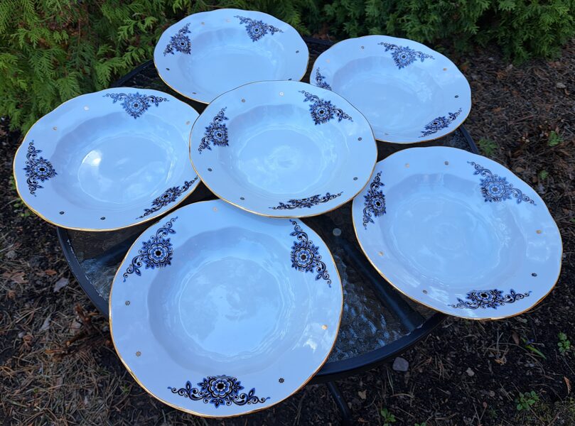 Zupas šķīvji ar tumši violetu tautīsku dekolu un zeltu, diam.24cm, RPR (Ārija pusdienu 238)