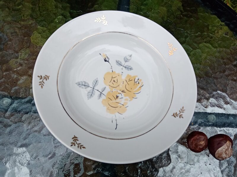 Zupas šķīvis (pusporcija) ar dzeltenu puķi un zeltu (Citi pusd 44)