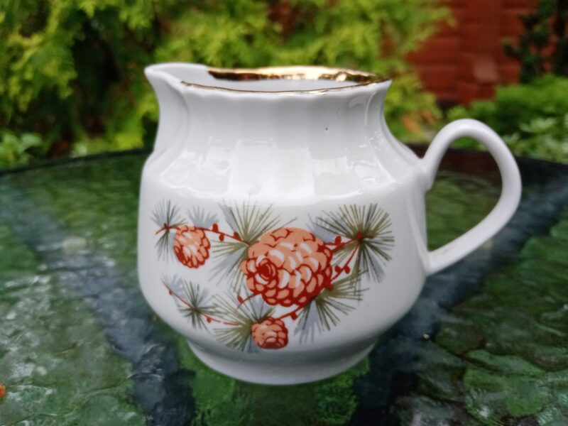 Krējuma kanniņa, tējas servīze "Māra" ar čiekuriem (Māra tējas 58)