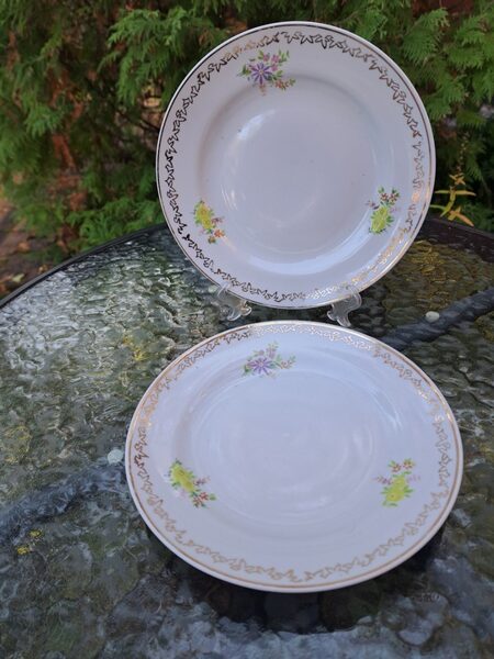 Šķīvji salātu 20cm, pusdienu servīze "Spīdola" ar 3 maziem pušķiem (dzeltanas un lillā puķes), PFF (Spīdola 08)