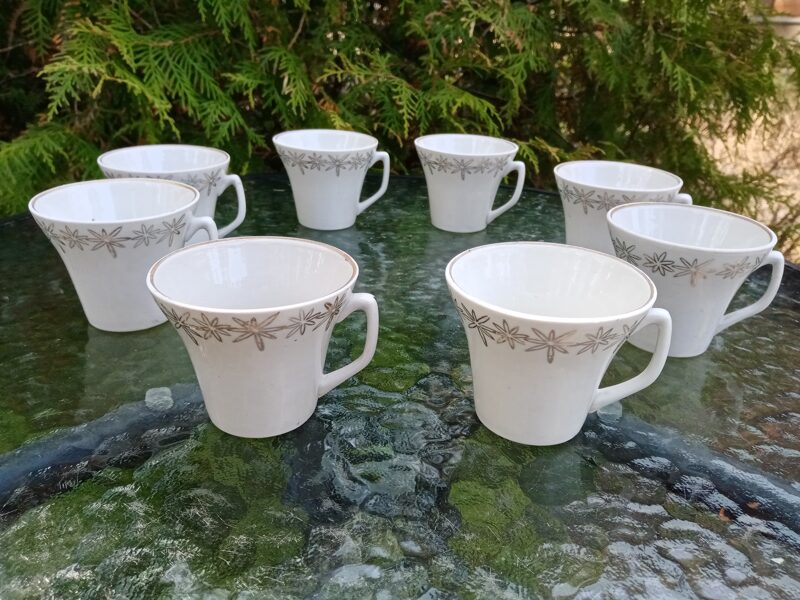 Tases baltas ar zelta zvaigznēm no "Stella" (Stella 28)