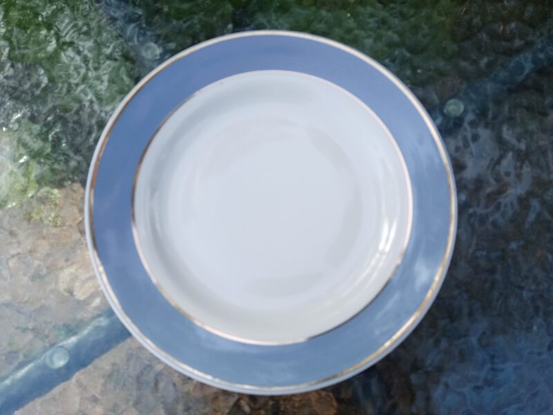 Zupas šķīvis 24cm ar biezu gaiši zilu malu un zeltu (Citi pusd 61)