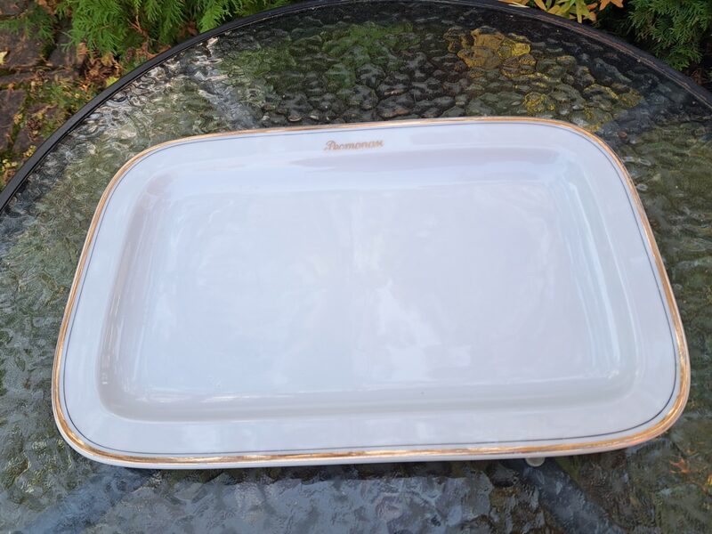 Paplate četrstūra ar zeltu un uzrakstu "Ресторан", COLDITZ, Vācija. Izmēri: 36cmx23cm (Vācija 236)