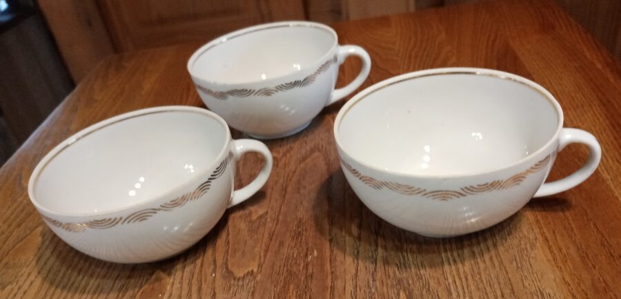 Tases, servīze "Marijka balta ar zelta ornamentu (Marijka 20)