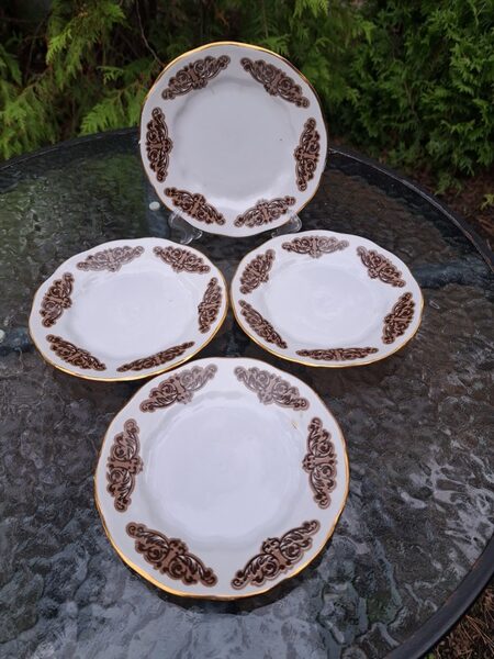 Kūku šķīvji, kafijas servīze "Ārija" ar brūnu-bēšu dekolu, RPR. d=15,3cm (Ārija kafijas 108)