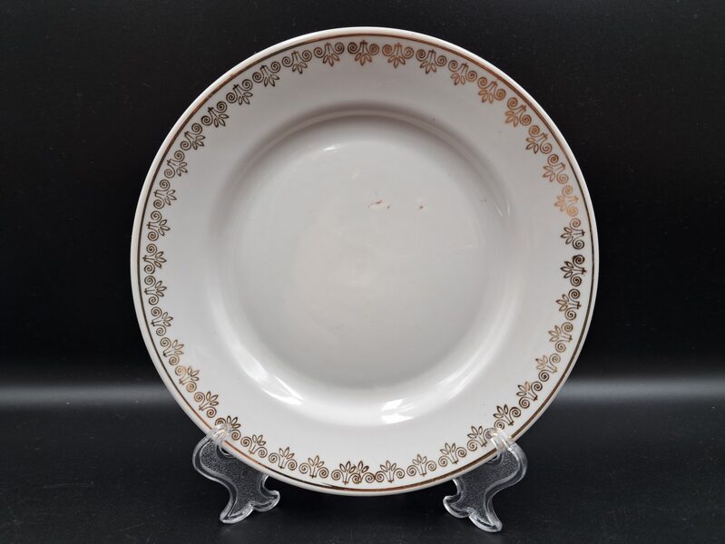 Šķīvis maizes, d=17cm, pusdienu servīze "Aija-2" balta ar zelta rakstu gar malu, RPR (Aija-2 pus 64)