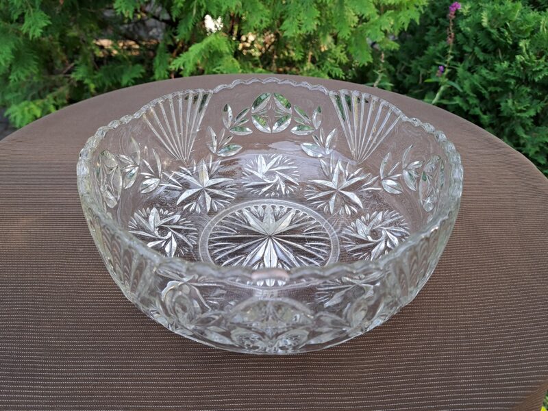 Skaista caurspīdīga augļu bļoda "Rīga" nr.3, Iļģuciema stikla fabrika, līdz 1940.g. (Stikls sk 212)