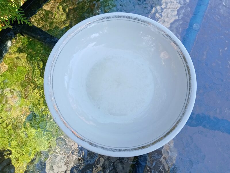 Cepumu bļoda,  servīze "Rīga" (no 60.-iem), balta ar zelta svītrām (Rīga-60 25)