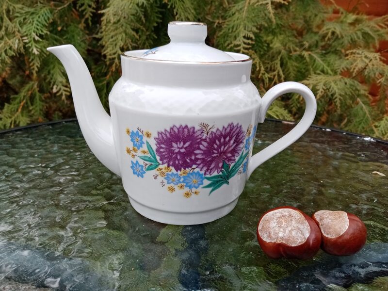 Tējkanna ar tumši violetām puķēm un zeltu, Projetarij (Krievija) (Citi rpt 17)