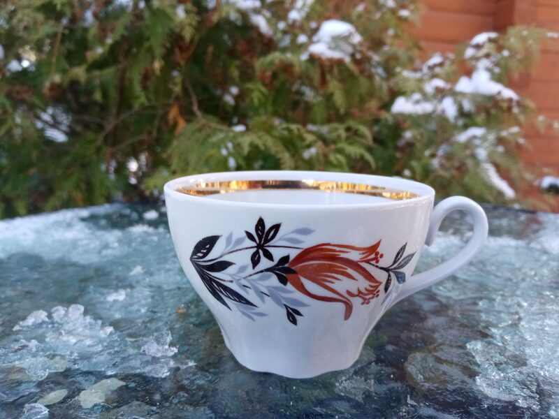 Tējas krūzīte, tējas servīze "Ārija", ar brūnām tulpēm un zeltu, RPR (Ārija tējas 64)