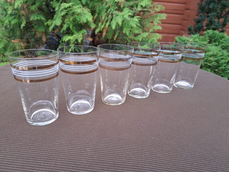 Komplekts glāzīšu 6 personām ar zelta un baltām svītrām, Latvijas stikls (Stikla gl 122)