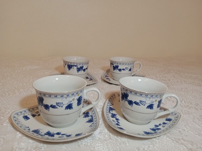 Brīnišķīgs tējas komplekts 4 personām ar zilu dekolu un zeltu, Ķīna (Ķīna 05)