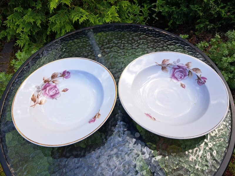 Zupas šķīvji ar skaistu rožu dekolu, d=19,5cm. Haitinskas porcelāla rūpnīca (Krievijā), PSRS (Citi rpt 148)